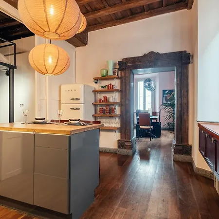 Charme In Piazza Monti Apartment