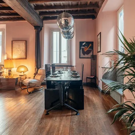 Charme In Piazza Monti Apartment